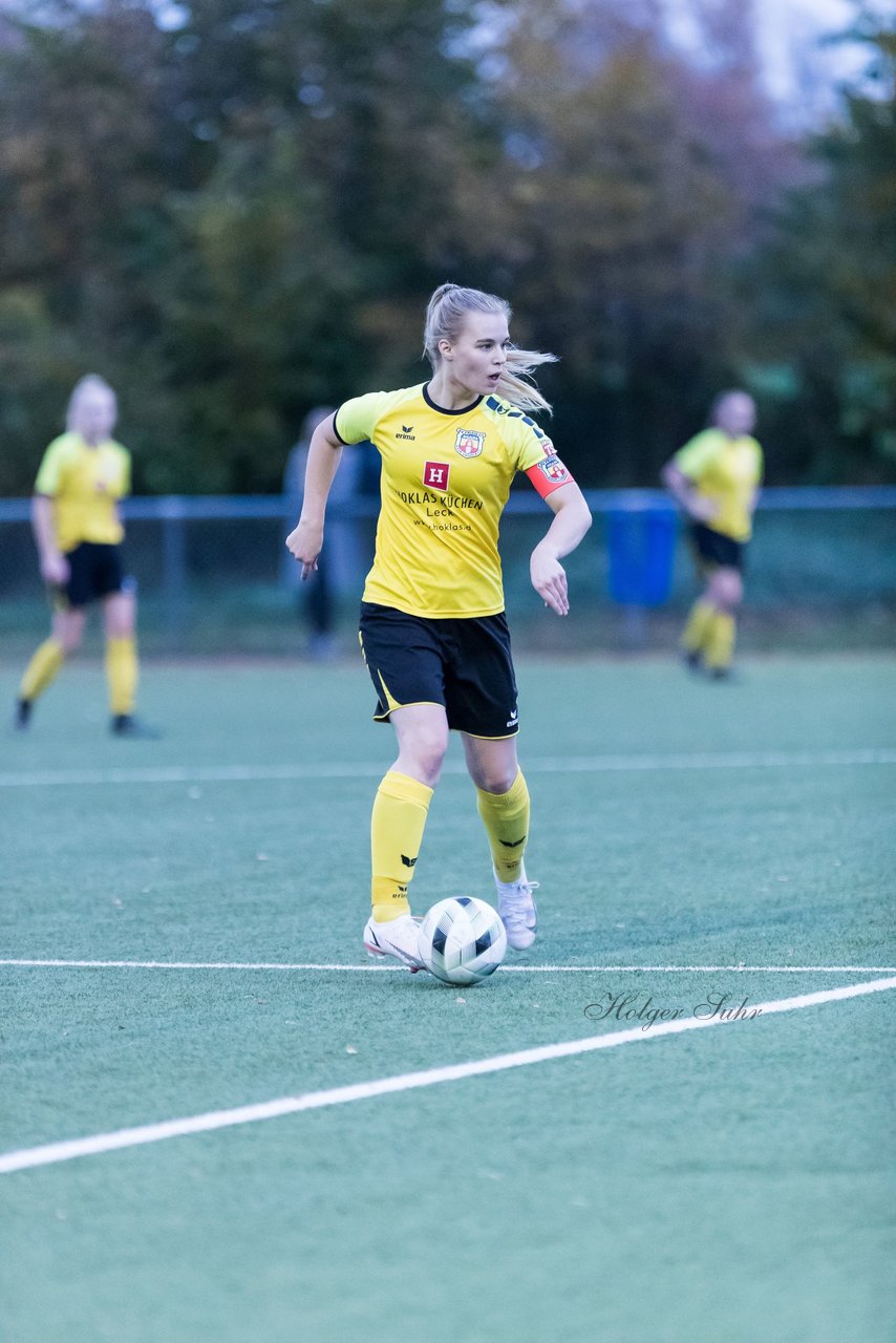 Bild 356 - F SSC Hagen Ahrensburg - SV Frisia 03 Risum-Lindholm : Ergebnis: 2:0